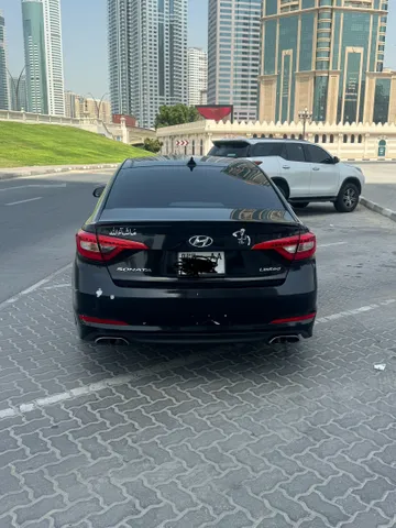 استكشف undefined undefined الصور الخارجية والداخلية. اكتشف جميع جوانب وتفاصيل السيارات.