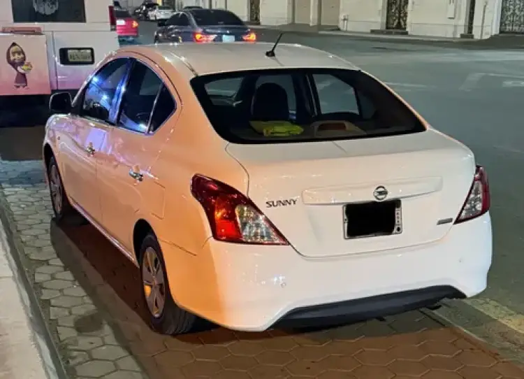 nissan nissan-sunny image Nissan Sunny 1.5 Mid 2016