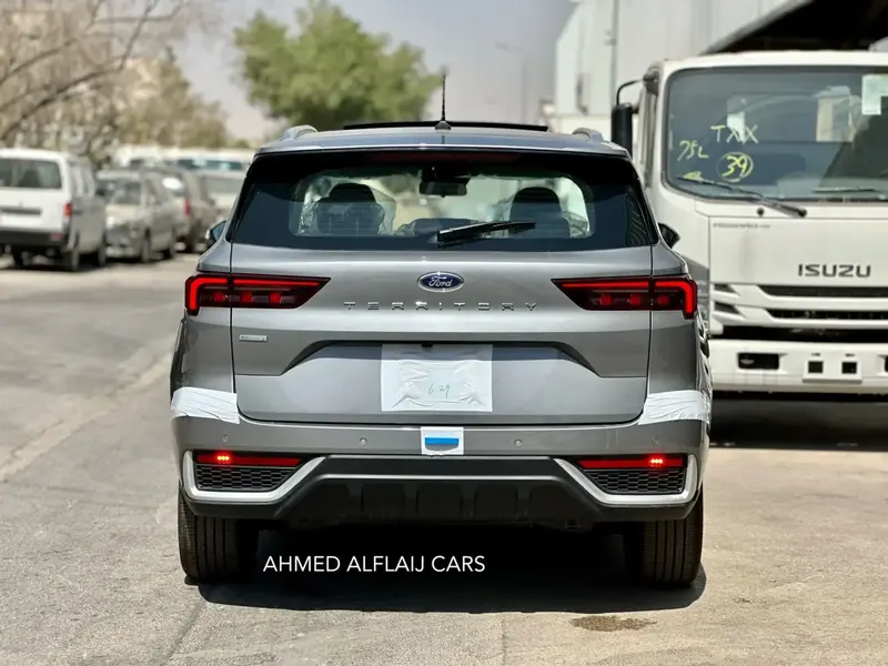 Discover undefined undefined Exterior Interior Images.Find all aspects and details of cars.