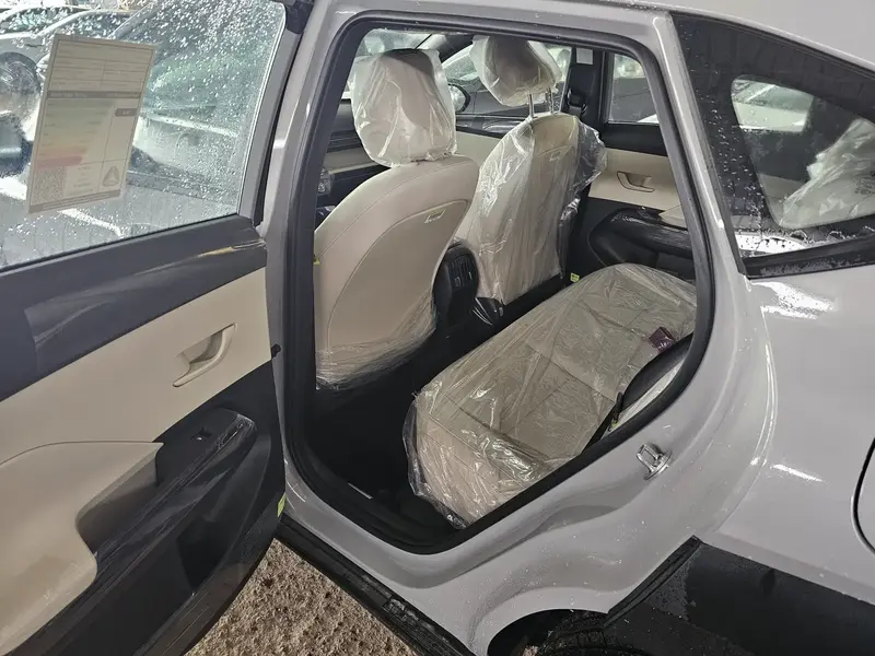 Discover undefined undefined Exterior Interior Images.Find all aspects and details of cars.