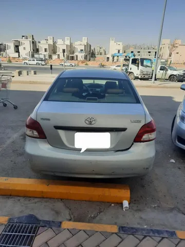 استكشف undefined undefined الصور الخارجية والداخلية. اكتشف جميع جوانب وتفاصيل السيارات.