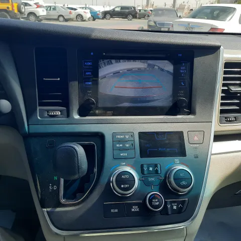 Toyota Sienna 2016