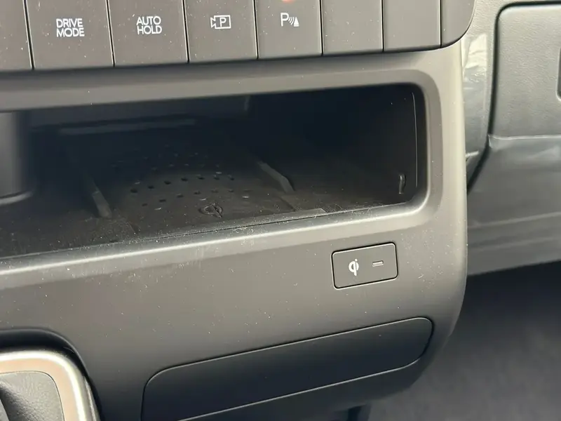 Hyundai Staria 2025