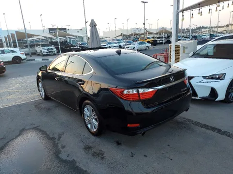 Lexus ES 350 4 door 3.5L 2015