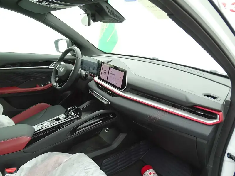 Geely Coolray 2025