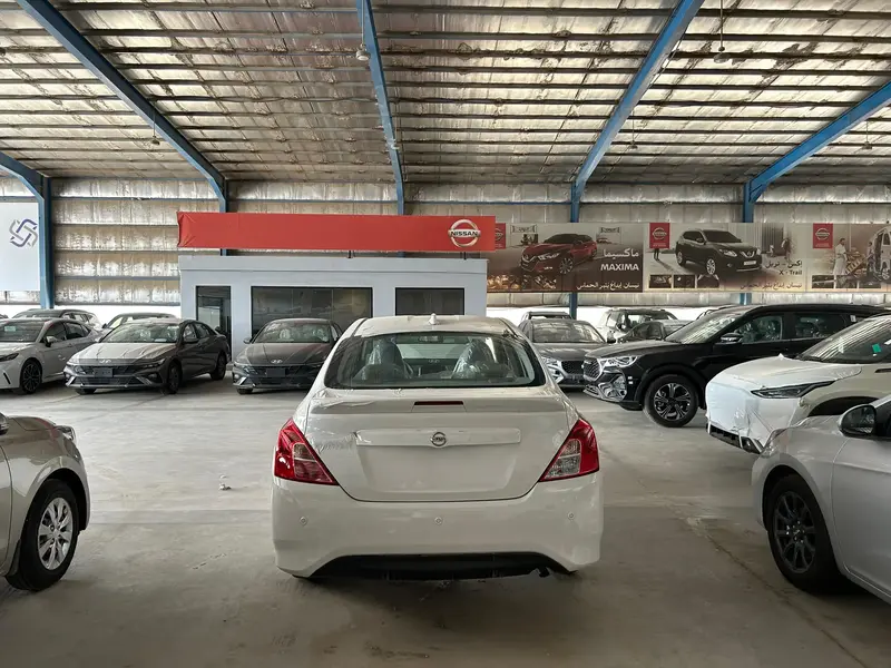 Nissan Sunny 2024