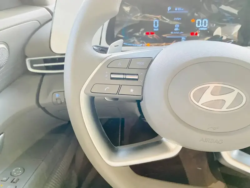 Hyundai Elantra 2025