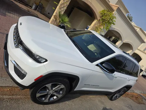 Jeep Cherokee 3.7 Limited 2023