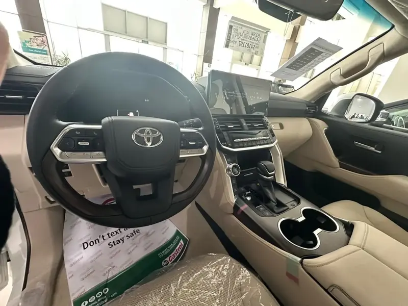 Toyota Land Cruiser Wagon 2025