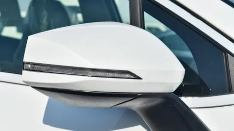 Discover undefined undefined Exterior Interior Images.Find all aspects and details of cars.