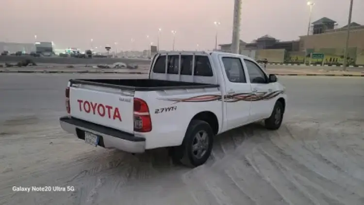 toyota toyota-hilux image Toyota Hilux 2014
