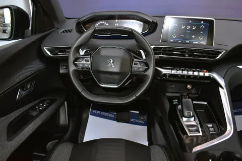 Discover undefined undefined Exterior Interior Images.Find all aspects and details of cars.