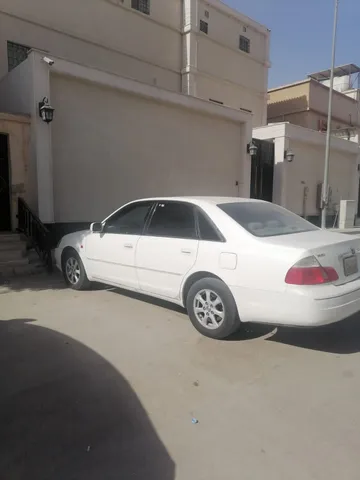 استكشف undefined undefined الصور الخارجية والداخلية. اكتشف جميع جوانب وتفاصيل السيارات.