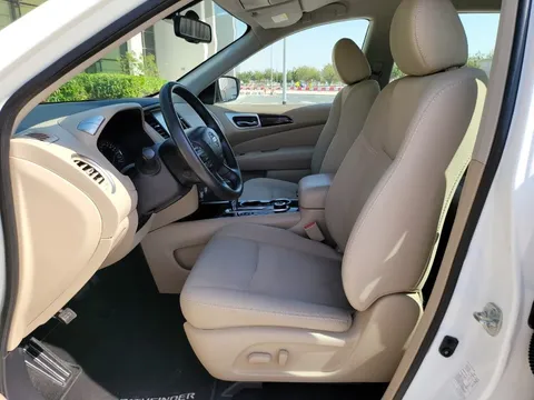 Discover undefined undefined Exterior Interior Images.Find all aspects and details of cars.