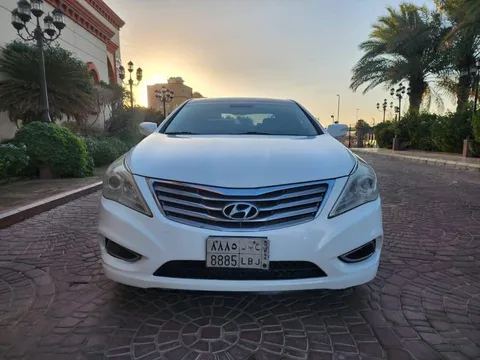 Discover undefined undefined Exterior Interior Images.Find all aspects and details of cars.