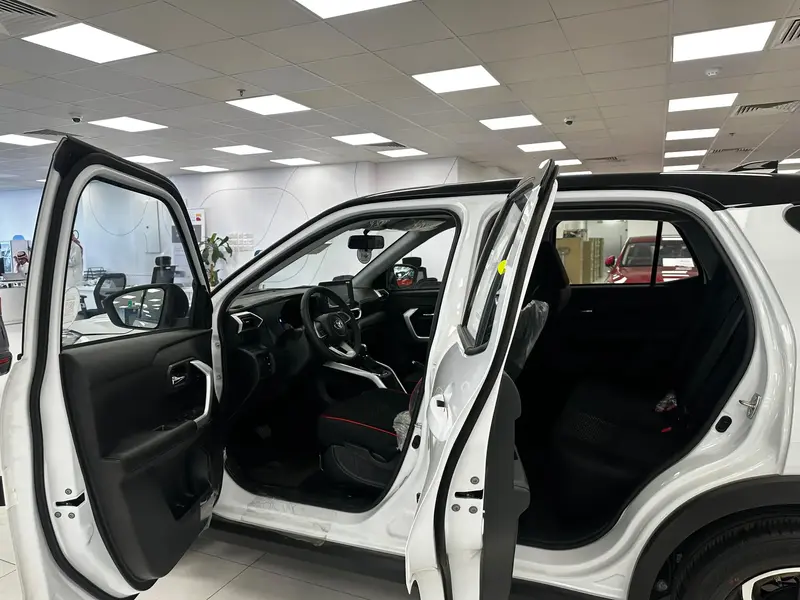 Discover undefined undefined Exterior Interior Images.Find all aspects and details of cars.