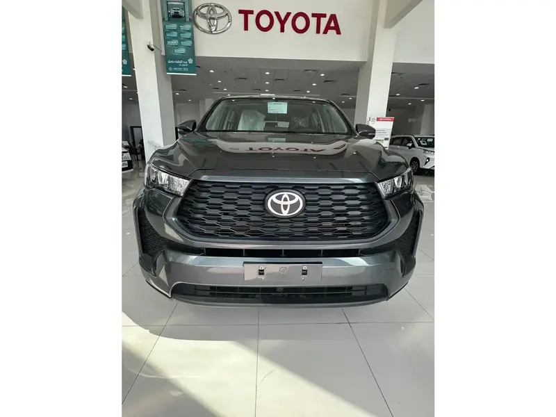 Toyota Innova 2024