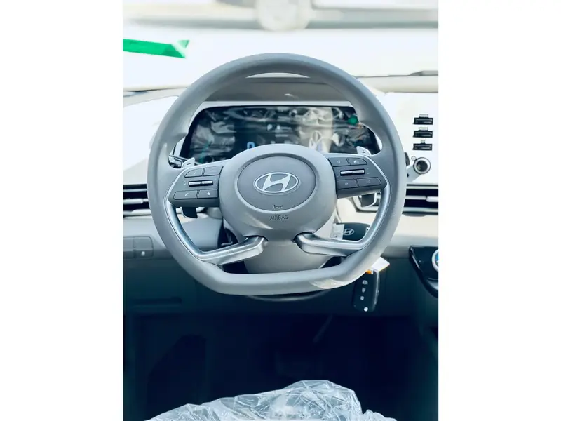 Hyundai Elantra 2025