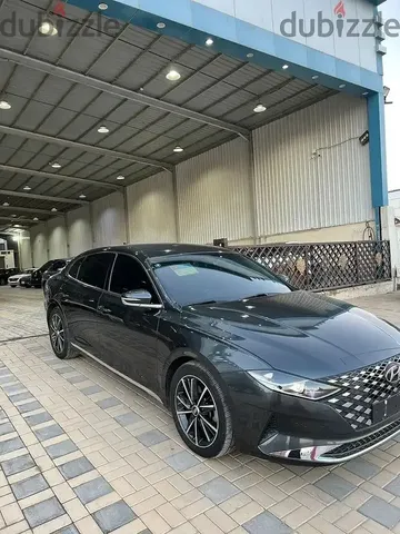 Discover undefined undefined Exterior Interior Images.Find all aspects and details of cars.