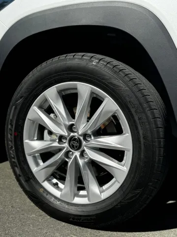 Discover undefined undefined Exterior Interior Images.Find all aspects and details of cars.