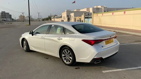 استكشف undefined undefined الصور الخارجية والداخلية. اكتشف جميع جوانب وتفاصيل السيارات.