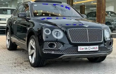استكشف undefined undefined الصور الخارجية والداخلية. اكتشف جميع جوانب وتفاصيل السيارات.
