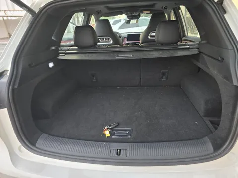 Discover undefined undefined Exterior Interior Images.Find all aspects and details of cars.