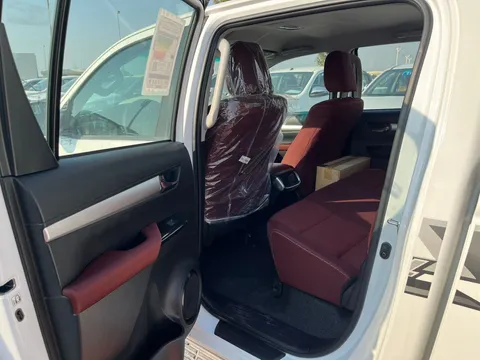 Discover undefined undefined Exterior Interior Images.Find all aspects and details of cars.