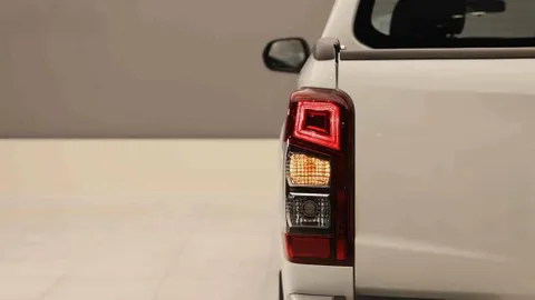 Discover undefined undefined Exterior Interior Images.Find all aspects and details of cars.