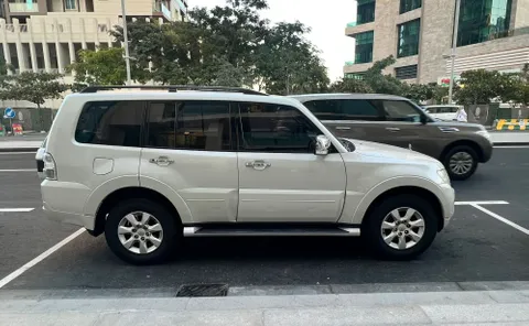 Mitsubishi Pajero GLS V6 2015