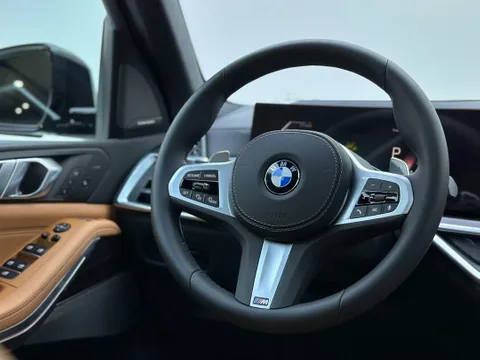 Discover undefined undefined Exterior Interior Images.Find all aspects and details of cars.