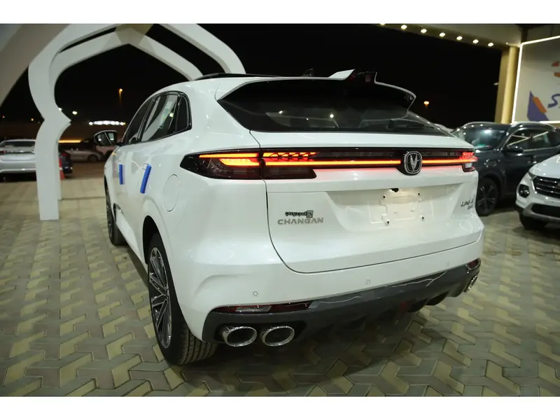 Discover undefined undefined Exterior Interior Images.Find all aspects and details of cars.