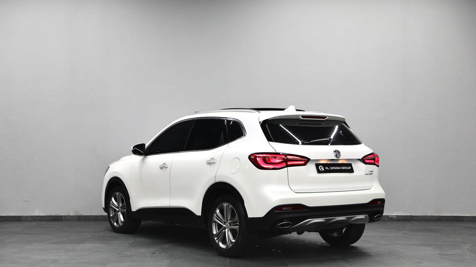 Discover undefined undefined Exterior Interior Images.Find all aspects and details of cars.