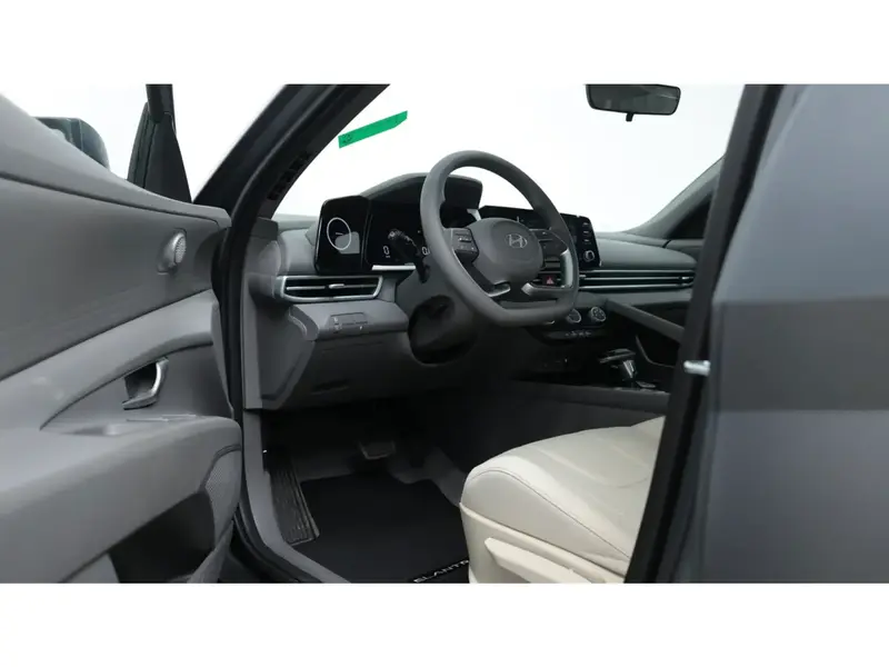 Hyundai Elantra 2025