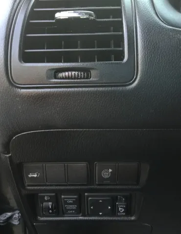 Nissan Patrol 5.6L LE Platinum 2011