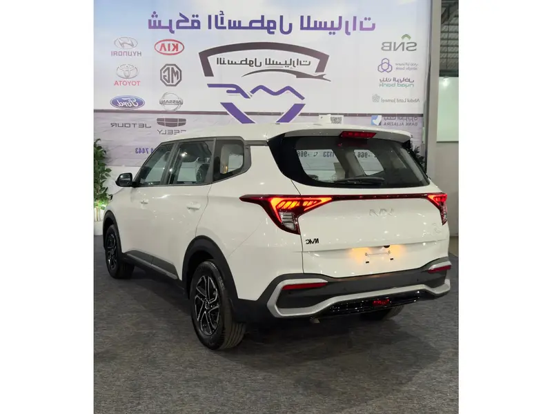 Discover undefined undefined Exterior Interior Images.Find all aspects and details of cars.