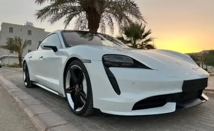 porsche taycan image Porsche Taycan 2021
