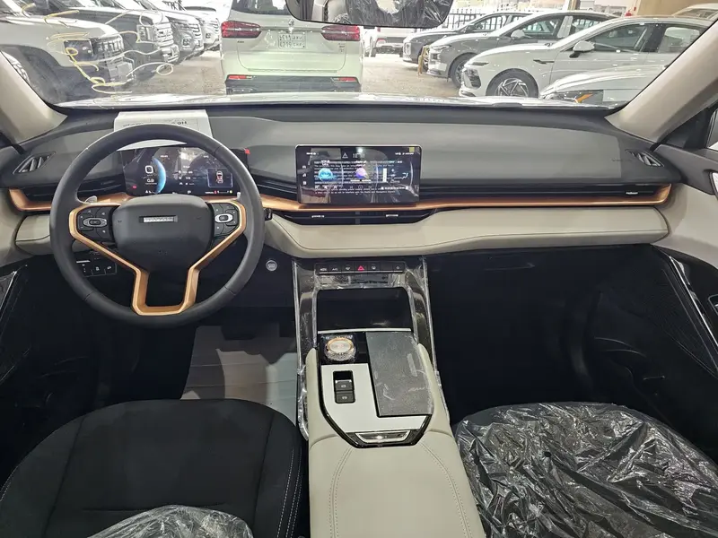 Discover undefined undefined Exterior Interior Images.Find all aspects and details of cars.