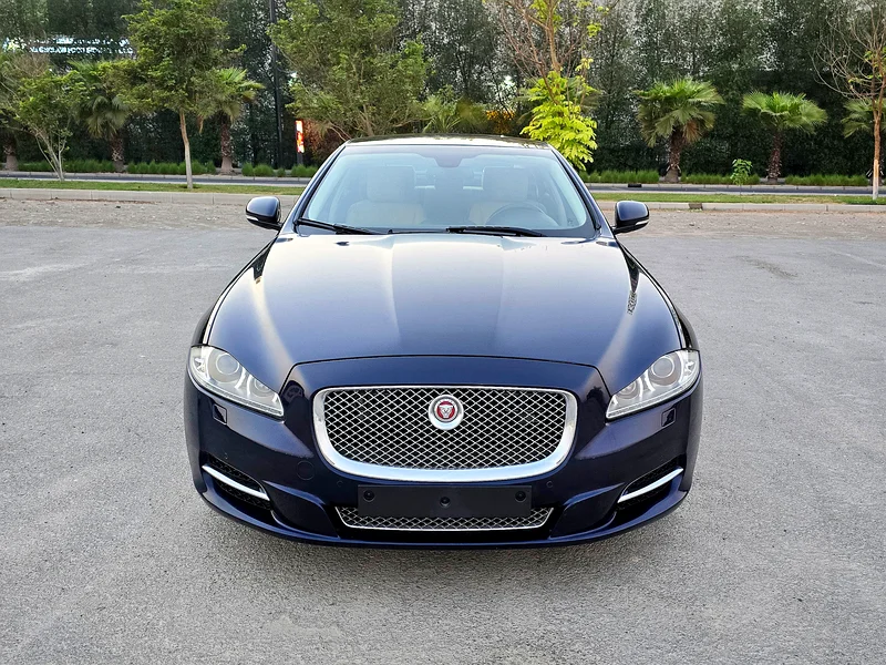 جاكوار XJ 2015