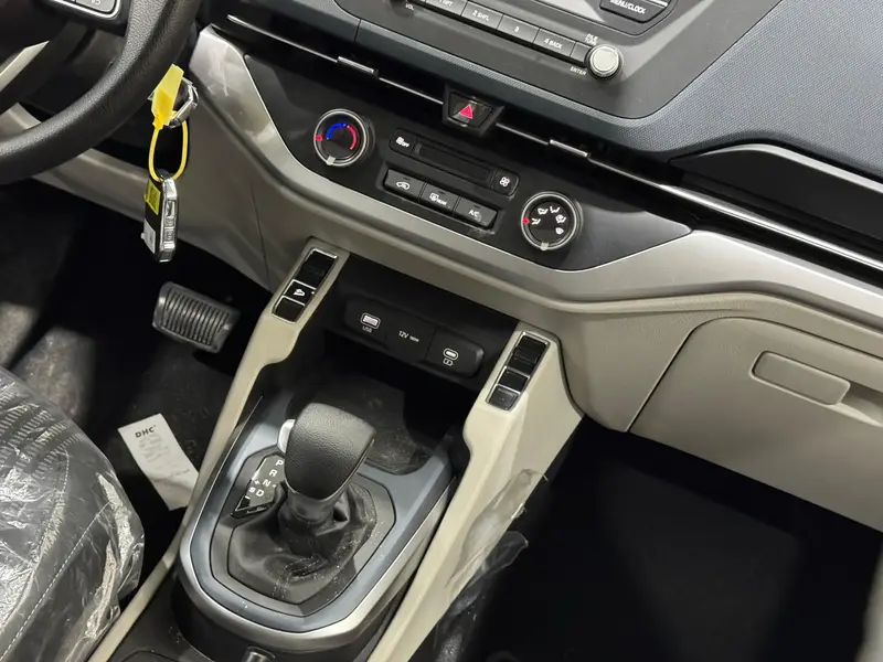 Discover undefined undefined Exterior Interior Images.Find all aspects and details of cars.