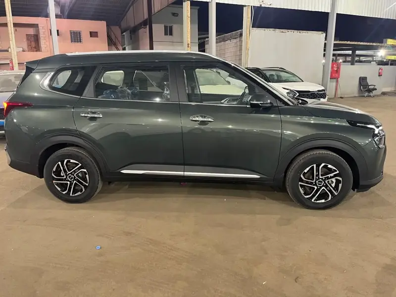 KIA Carens 2025