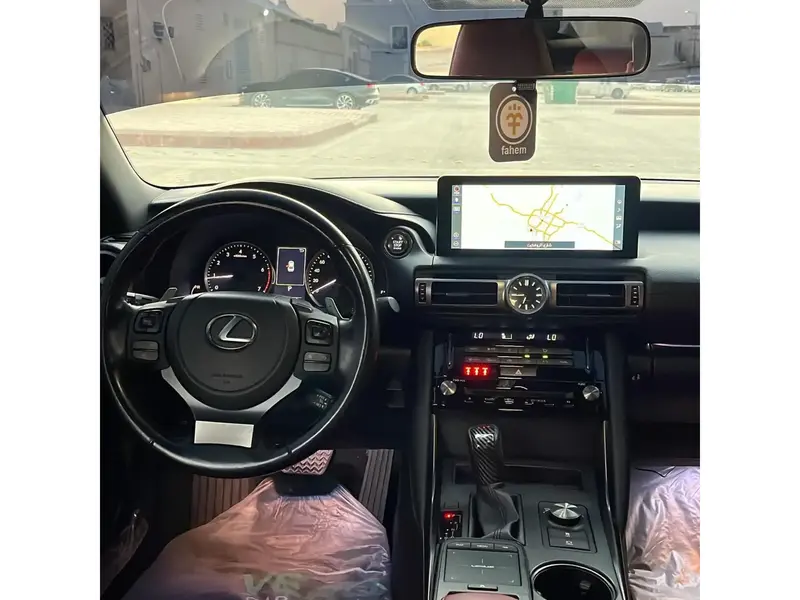 Lexus IS 2021