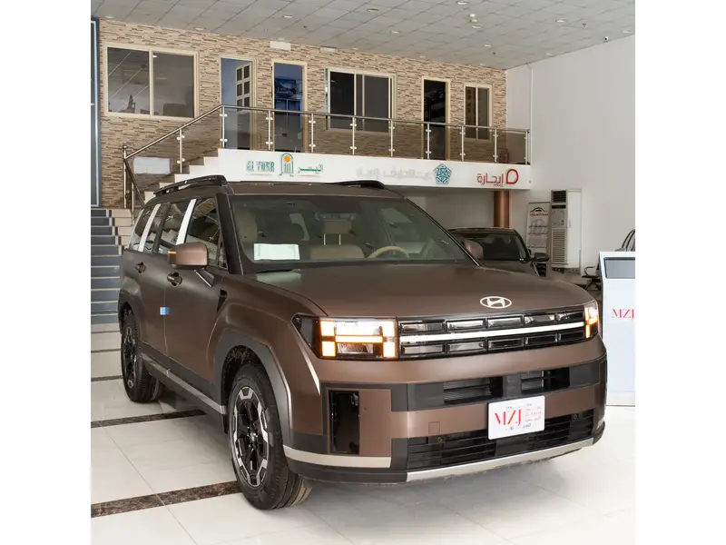 Discover undefined undefined Exterior Interior Images.Find all aspects and details of cars.