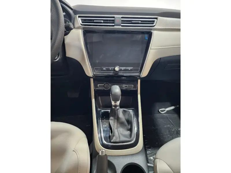 MG 5 2025