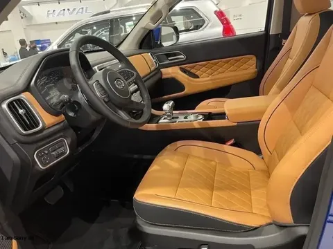 Discover undefined undefined Exterior Interior Images.Find all aspects and details of cars.