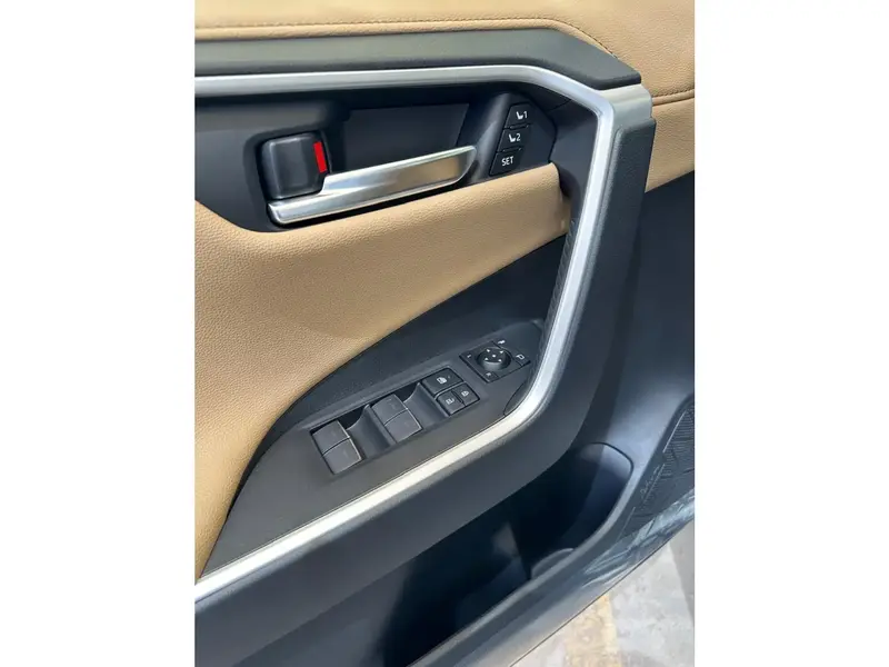 Toyota RAV4 2024, LTD 4X4 HEV, ODO 103KM (full option) cash sale
