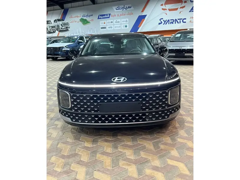 Discover undefined undefined Exterior Interior Images.Find all aspects and details of cars.