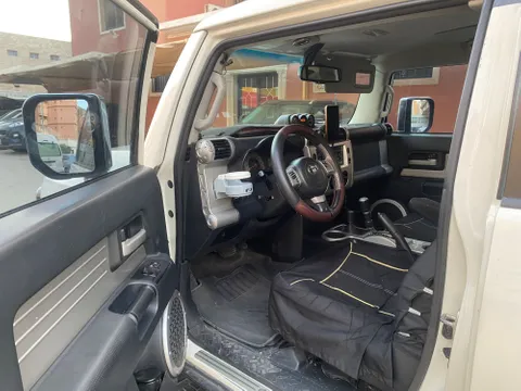 Toyota FJ Cruiser 4.0L Base (A/T) 2016