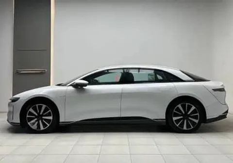 Discover undefined undefined Exterior Interior Images.Find all aspects and details of cars.