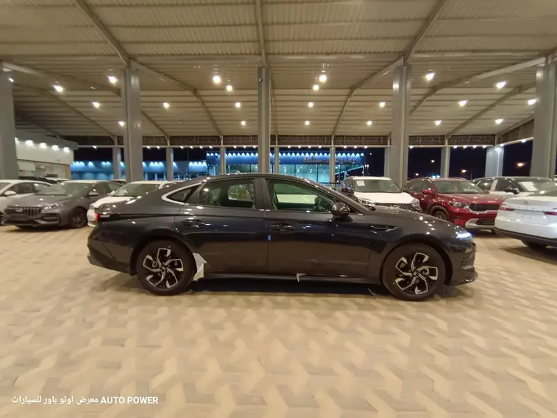 Discover undefined undefined Exterior Interior Images.Find all aspects and details of cars.